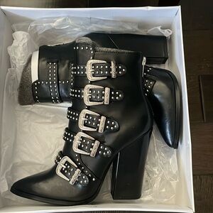 New Steve Madden Comet Black Leather Ankle Boot Size 7.
